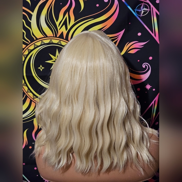 Wig - Picture 3 of 3